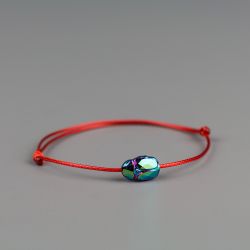 Червен конец с елемент Swarovski Скарабей Scarabaeus Green