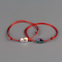 Червен конец с елемент Swarovski Скарабей Aurore Boreale