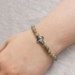 Гривна с кръст Swarovski elements и камък Лабрадорит
