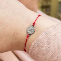 Зодиакален амулет с червен конец Козирог