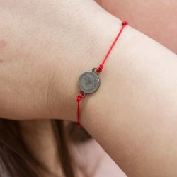 Зодиакален амулет с червен конец Стрелец