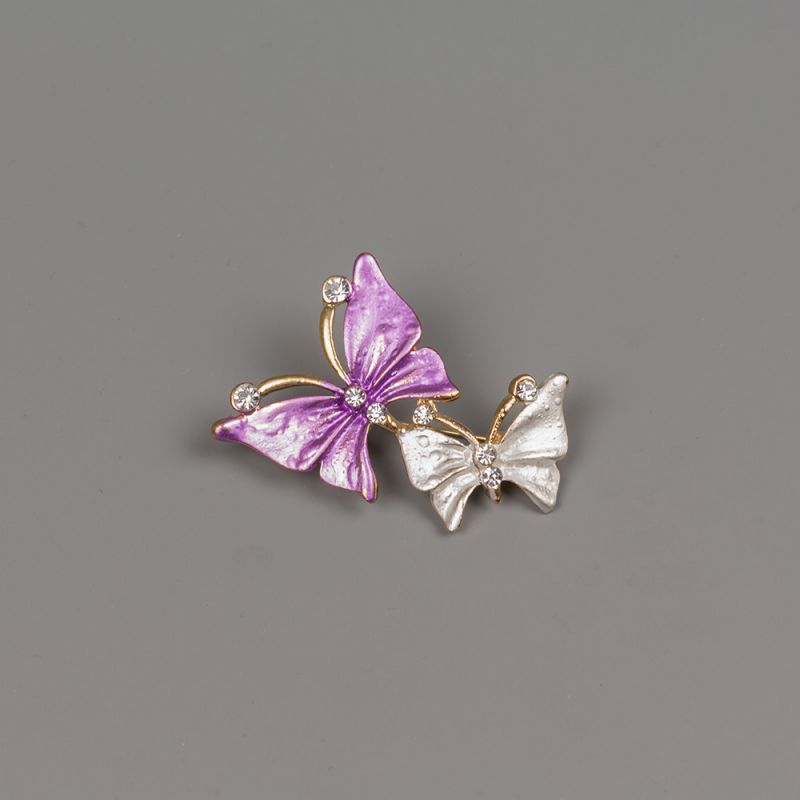 Златиста брошка с емайлирано покритие Виолетови пеперуди