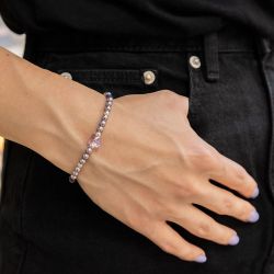 Виолетова гривна с кристални перли Swarovski и пеперуда