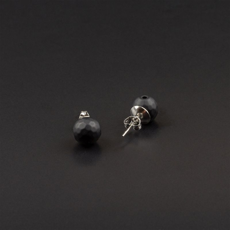 Малки обеци на винт с камък Черен Оникс фасетиран